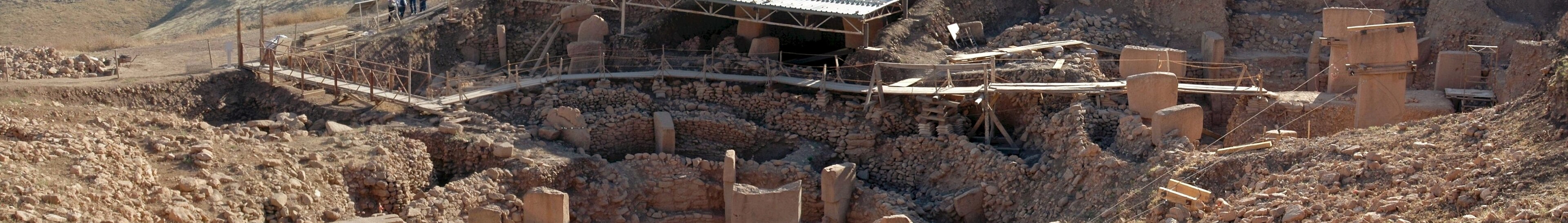 T-shaped limestone pillars at Göbeklitepe